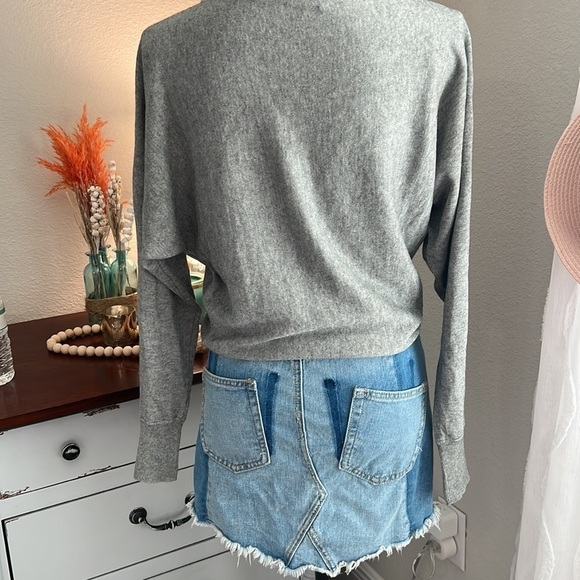 Forever 21 to town distressed denim mini skirt - Picture 6 of 11
